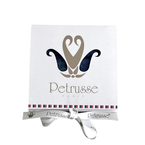 NEW Petrusse Paris Large Silk Scarf Nymphéas Design - Picture 4 of 10